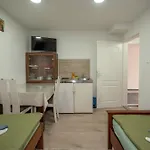 Duplex Oliva アパートホテル トレビニエ