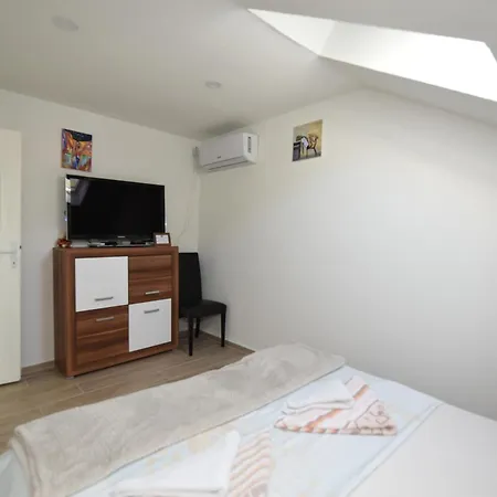 Duplex Oliva شقة فندقية 3*