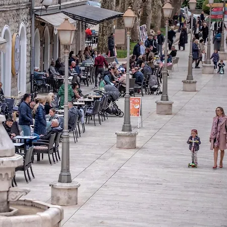 شقة فندقية Duplex Oliva 3*