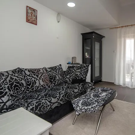 Duplex Oliva 3* تريبينيي