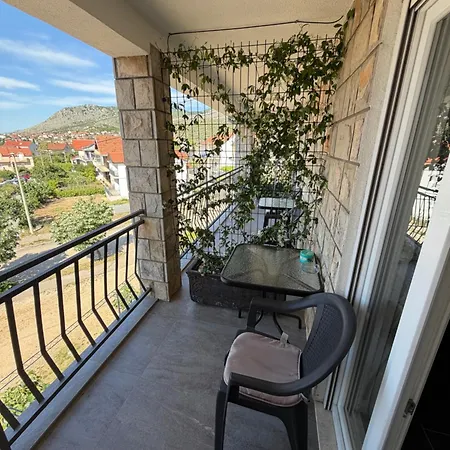Duplex Oliva 3* تريبينيي