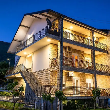 Duplex Oliva شقة فندقية