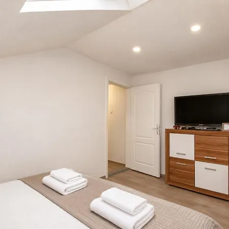 Duplex Oliva شقة فندقية تريبينيي
